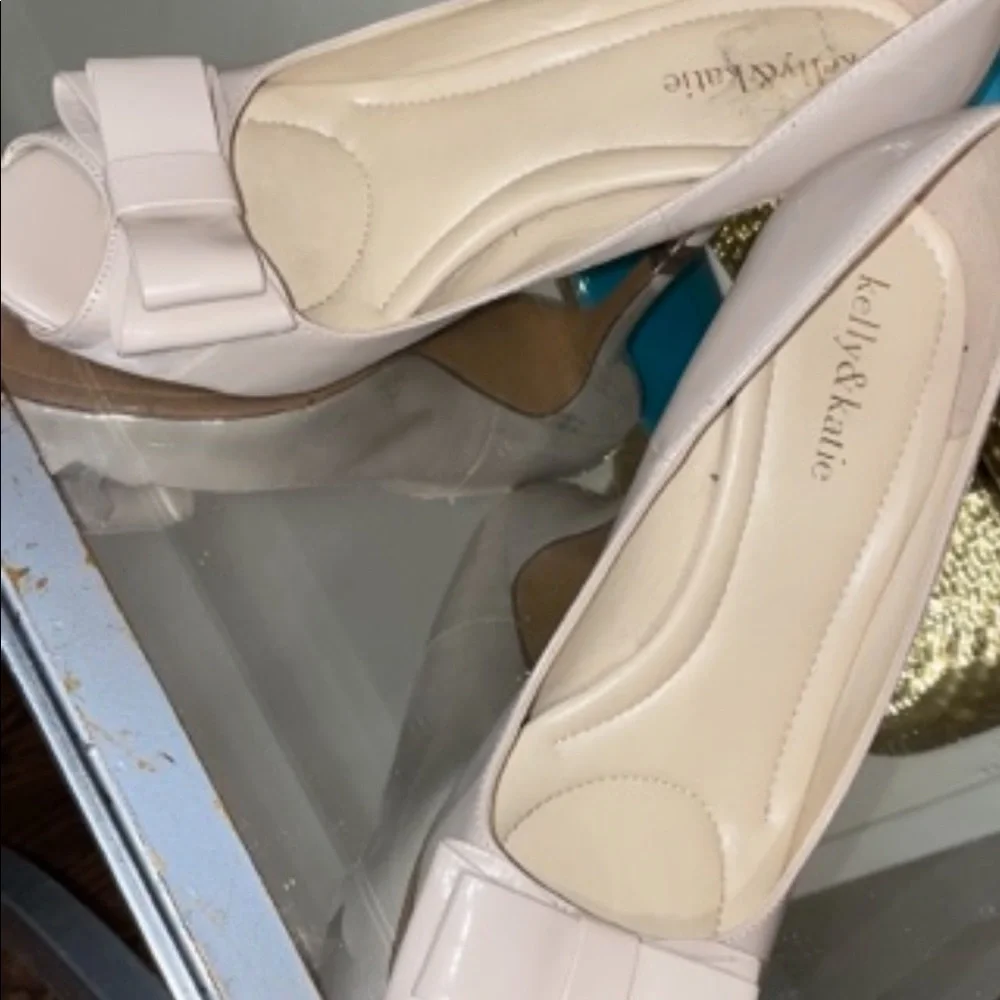 Shoes - Picture 5 of 5